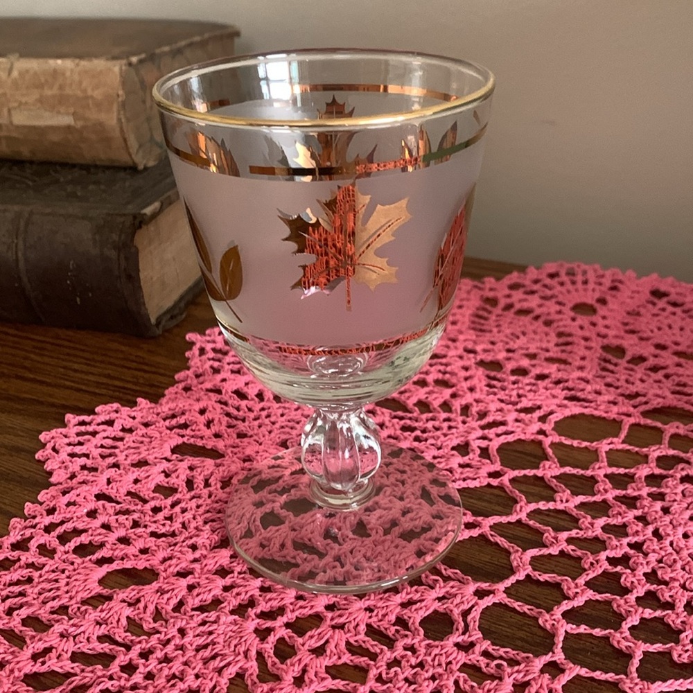 Gold Leaf Wine Glass vintage 626 - Picture 2 of 4